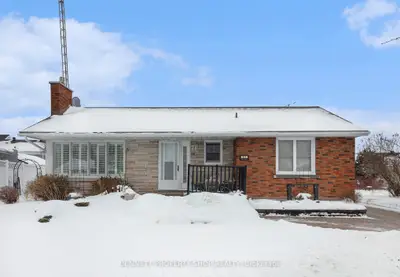 Detached in South Dundas