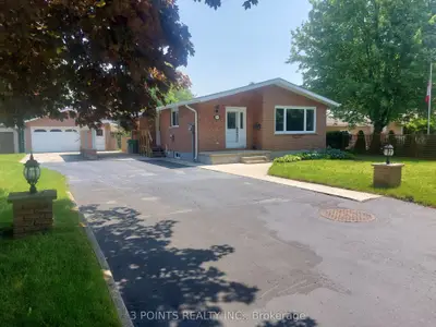 Detached in Goderich