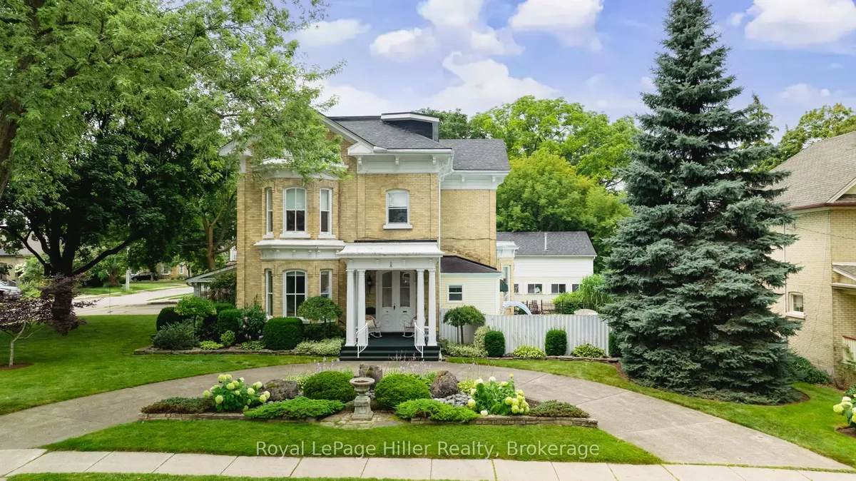 14 Nile Street, Stratford, On N5a 4b8