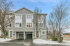 563 Burleigh Private, Cyrville - Carson Grove - Pineview, ON K1J 1J9