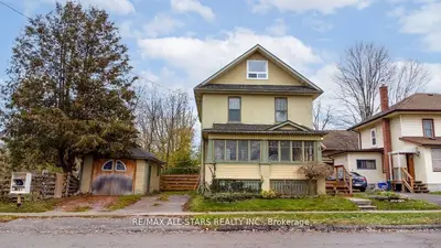 2 St. Patrick Street, Kawartha Lakes, On K9v 1r1