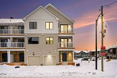 800 Demulcent Lane, Kanata, ON K2W 0N9