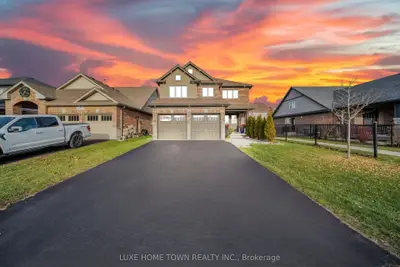 52 Riley Crescent, Centre Wellington, On N1m 0c2