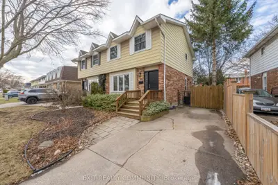Semi-Detached in Sarnia