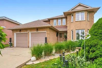 9 Sugarberry Court, Hamilton, On L8e 5e6