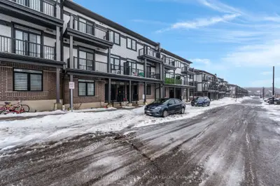 Condo Townhouse in Kitchener