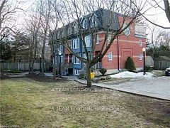 39 Regina Street 3, London East, ON N5Y 3B6