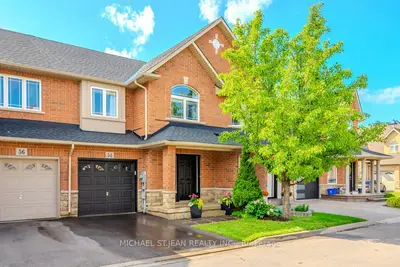 Att/Row/Townhouse in Hamilton