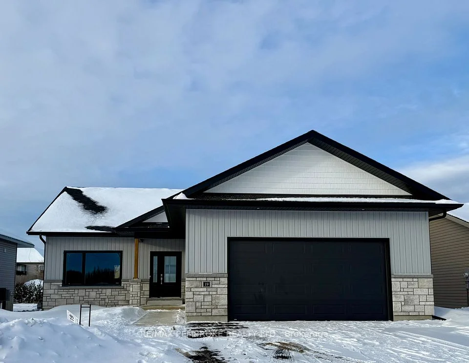 19 Jade Avenue, Petawawa, ON K8H 0E5