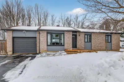 Detached in Russell