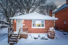 17 Queen Street, Quinte West, ON K8V 4X4