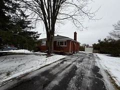 7 Roundhay Drive, South Of Baseline To Knoxdale, On K2g 1b6