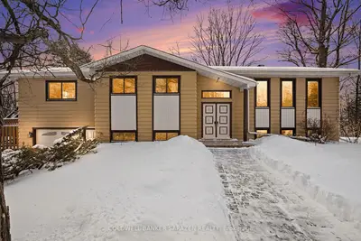 Detached in McNab/Braeside