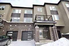 827 Kiniw Private, Manor Park - Cardinal Glen and Area, ON K1K 5A3