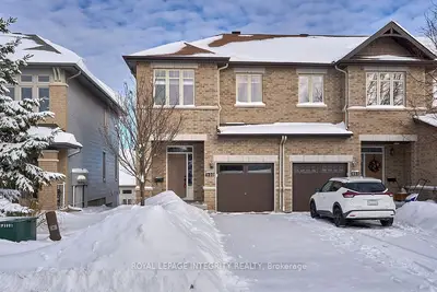 Att/Row/Townhouse in Kanata