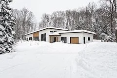 753 Williamsport Road, Huntsville, ON P1H 2J4