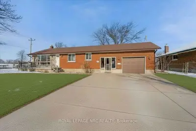 Detached in Thorold