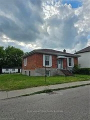 18 CHAPEL Street, Woodstock, ON N4S 3R1