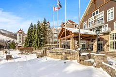 220 Gord Canning Drive 321, Blue Mountains, On L9y 0v2