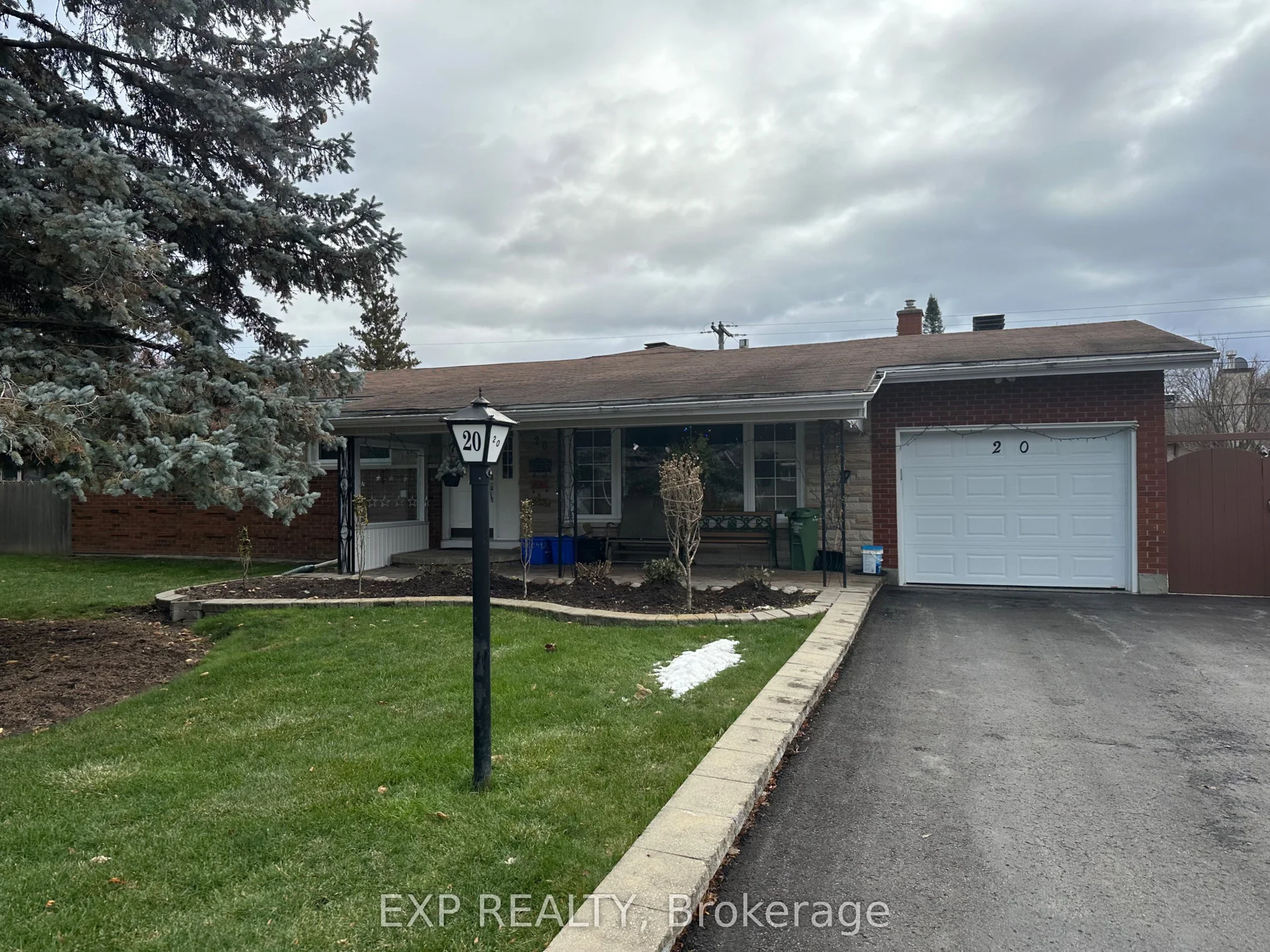20 Wallford Way, Cityview - Parkwoods Hills - Rideau Shore, ON K2E 6B4