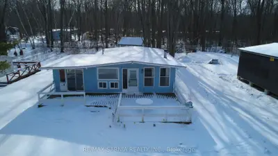 9924 Lake Road, Lambton Shores, On N0n 1j1
