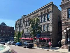 2-4 Court House Avenue, Brockville, On K6v 4t1