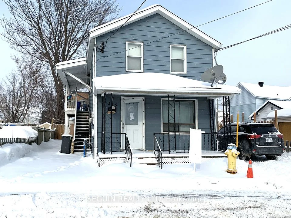 223-225 Higginson Street, Hawkesbury, ON K6A 1G6