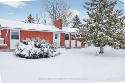 Detached in South of Baseline to Knoxdale