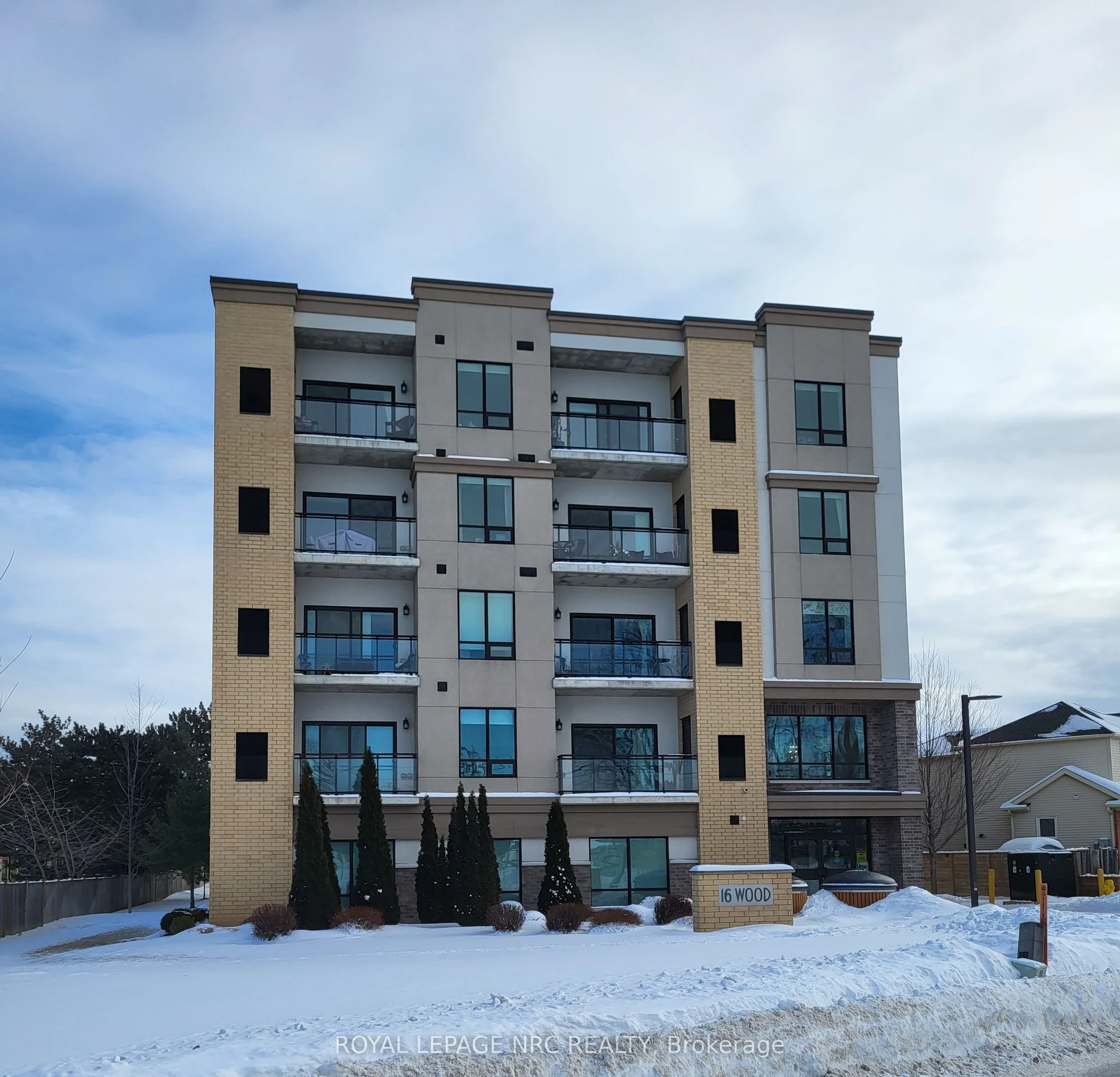 16 WOOD Street 506, St. Catharines, ON L2N 2A9