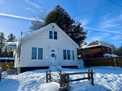 8613 60 Highway, North Algona Wilberforce, On K0j 1t0