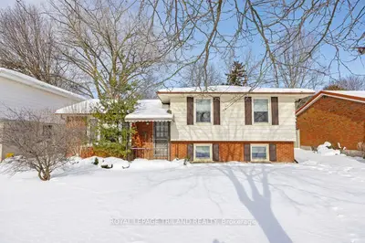 1247 VICTORIA Drive, London East, ON N5Y 4E3