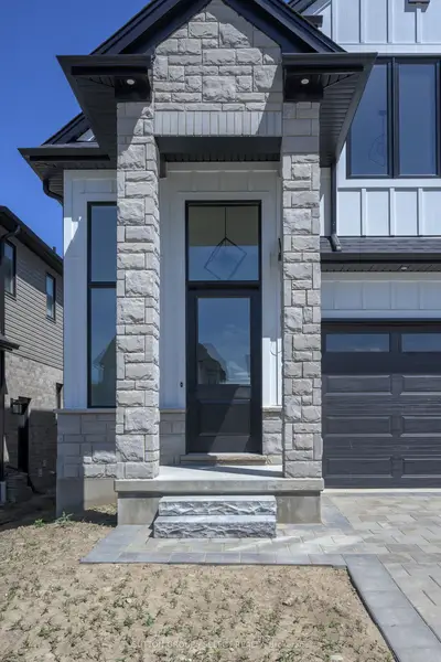 1898 Fountain Grass Drive, London South, On N6k 0m2