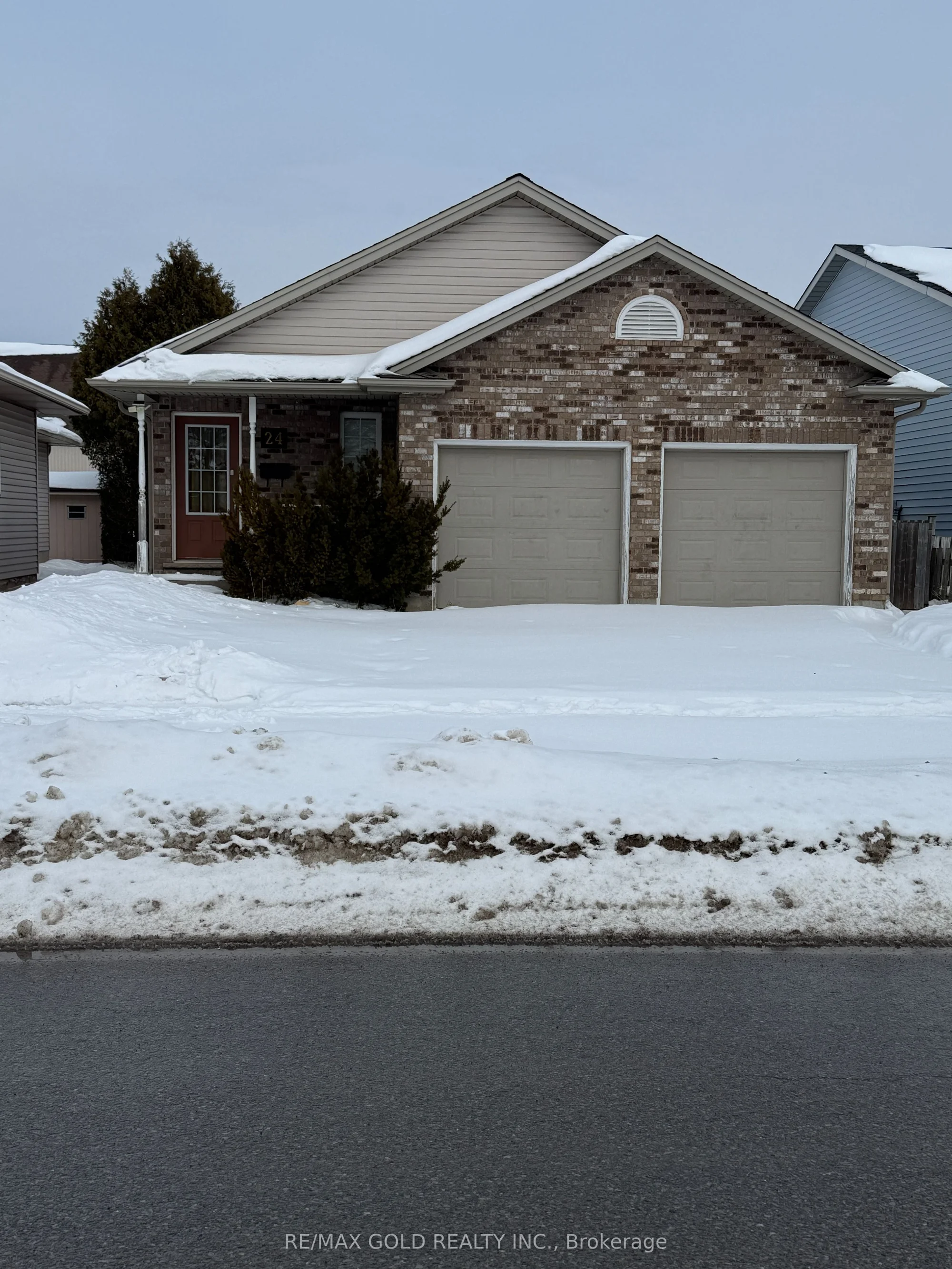 24 Eastwood Drive Basement, Welland, ON L3C 6W4