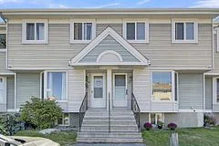 36 Mcdermot Court 42, Kanata, ON K2L 3V3