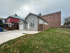 975 Albert Road, Windsor, On N8y 3p1