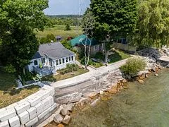2110 Lakeshore Road, Haldimand, On N1a 2w8