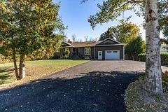 23 Pierce Street N, South Bruce Peninsula, On N0h 2t0
