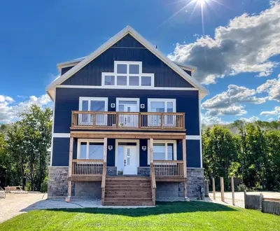Detached in Blue Mountains