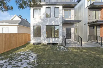 132 CARILLON Street A, Vanier and Kingsview Park, ON K1L 5Y3