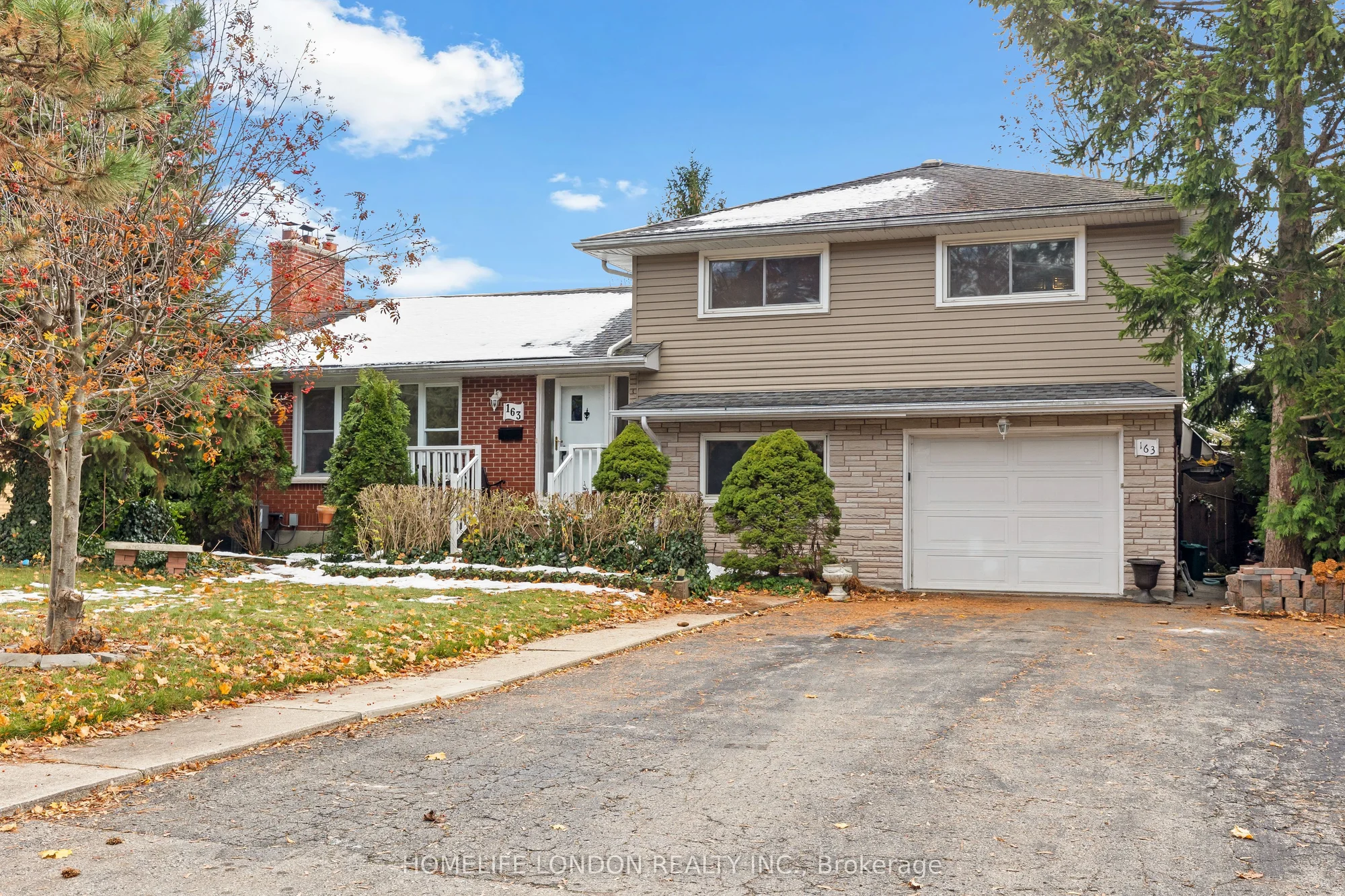 163 Centre Street, London South, On N6j 1t7