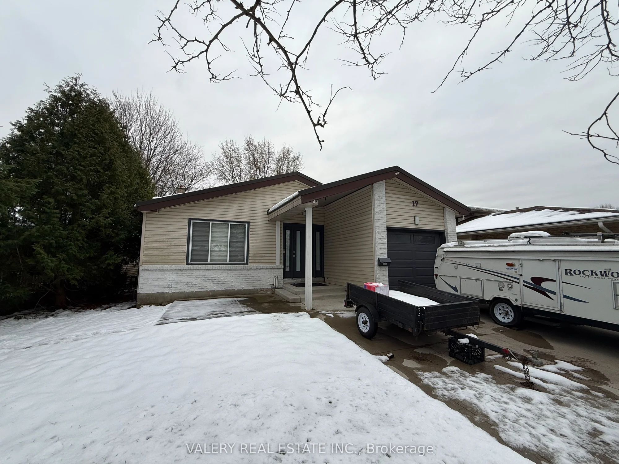 17 Beechbank Crescent S Main, London South, ON N6E 2N9