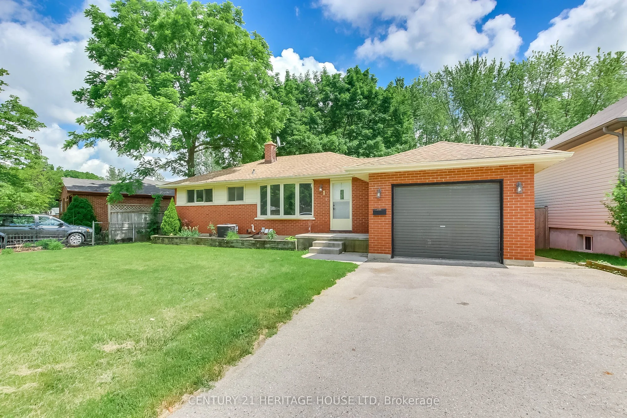 10 Cornerbrook Avenue, London East, ON N5W 1P3