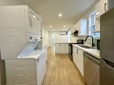 6065 Main Street 2, Niagara Falls, On L2g 6a1