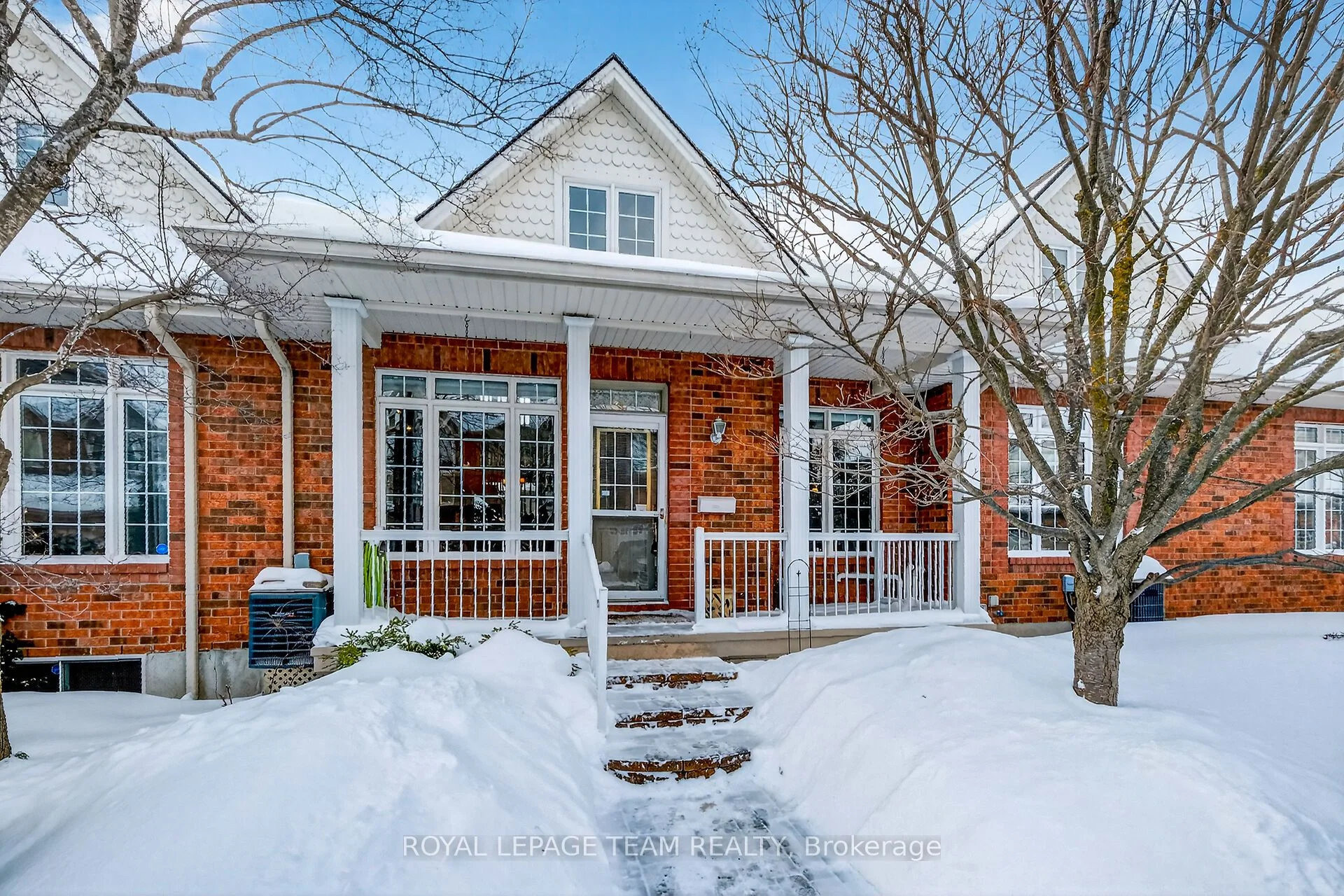 52 Great Oak Private, Alta Vista and Area, ON K1G 6P8