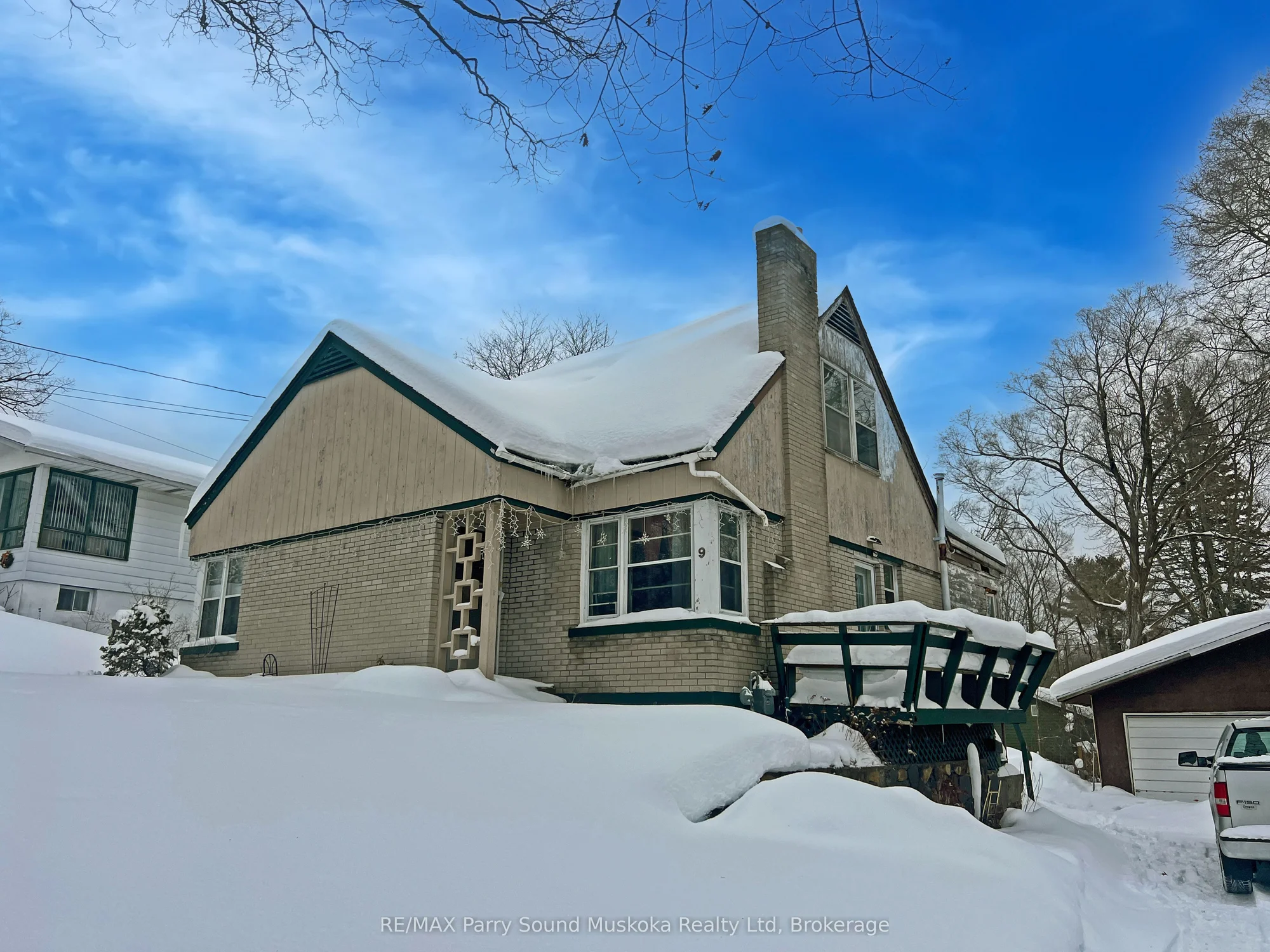 9 Wood Street, Parry Sound, ON P2A 2C5