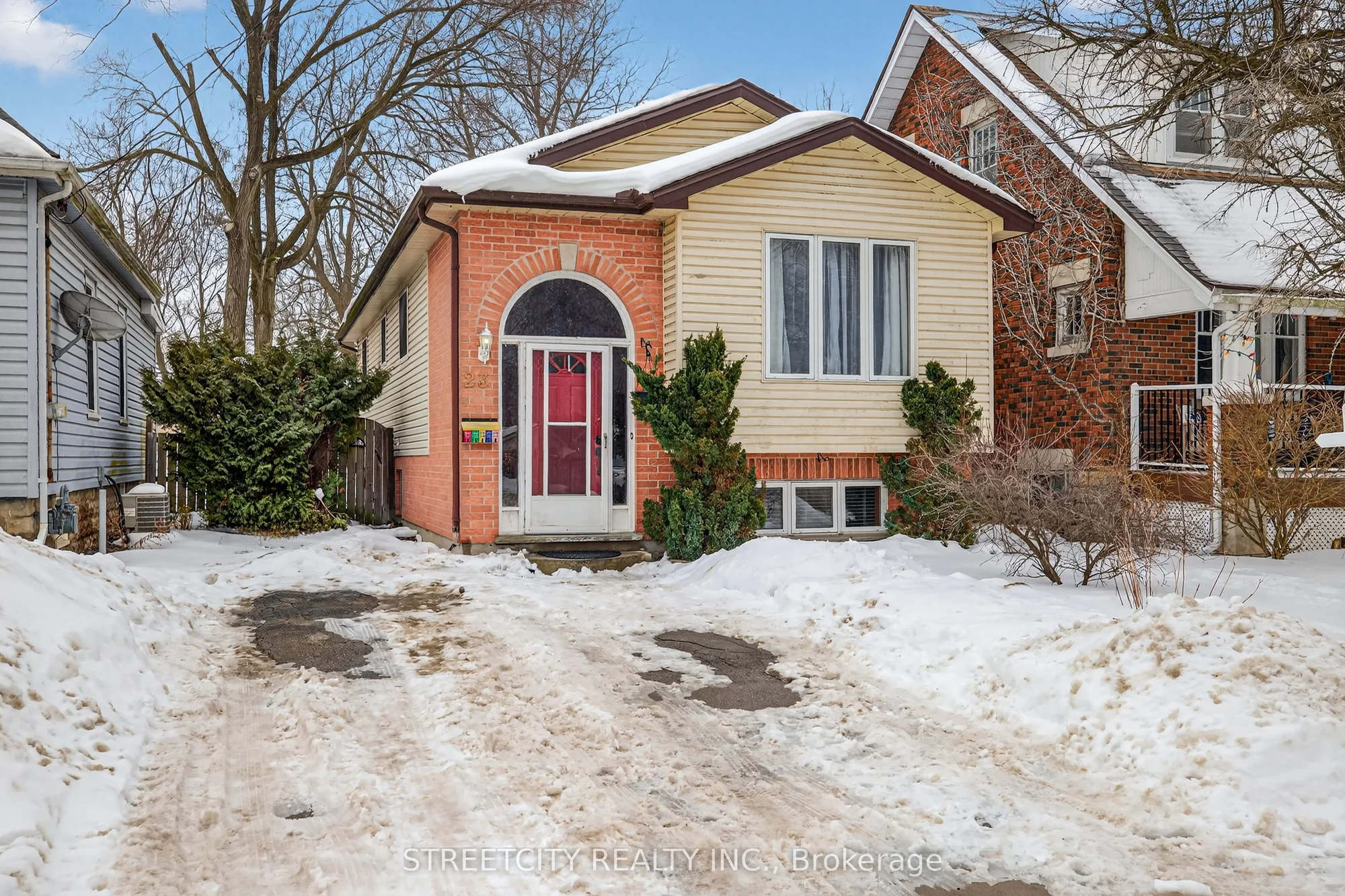 23 Elmwood Place, London South, ON N6J 1J3