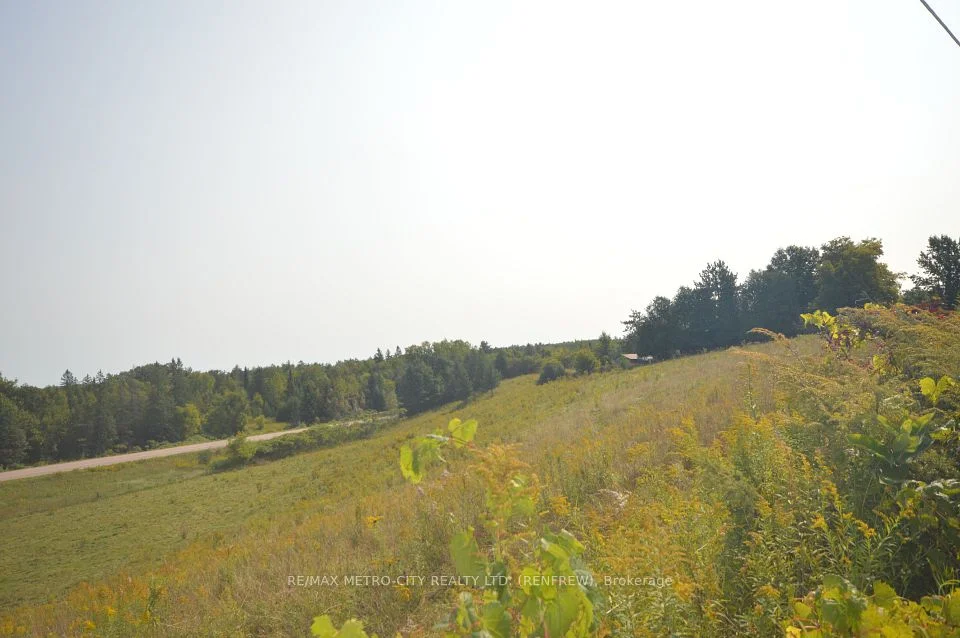 1810 Garden Of Eden Road, Whitewater Region, On K0j 1y0