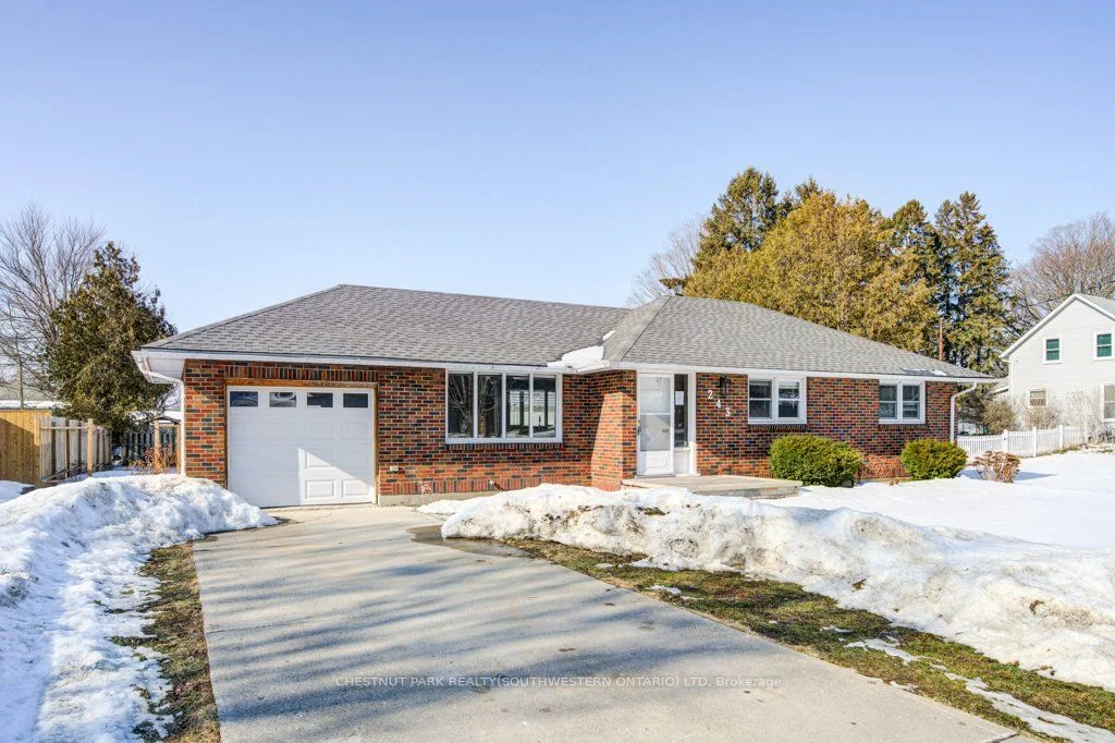 243 King Street E, Ingersoll, On N5c 1h4