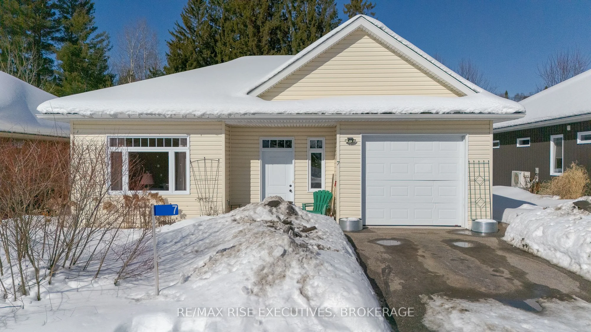 7 Autumn Lane S 4, Huntsville, ON P1H 0C7