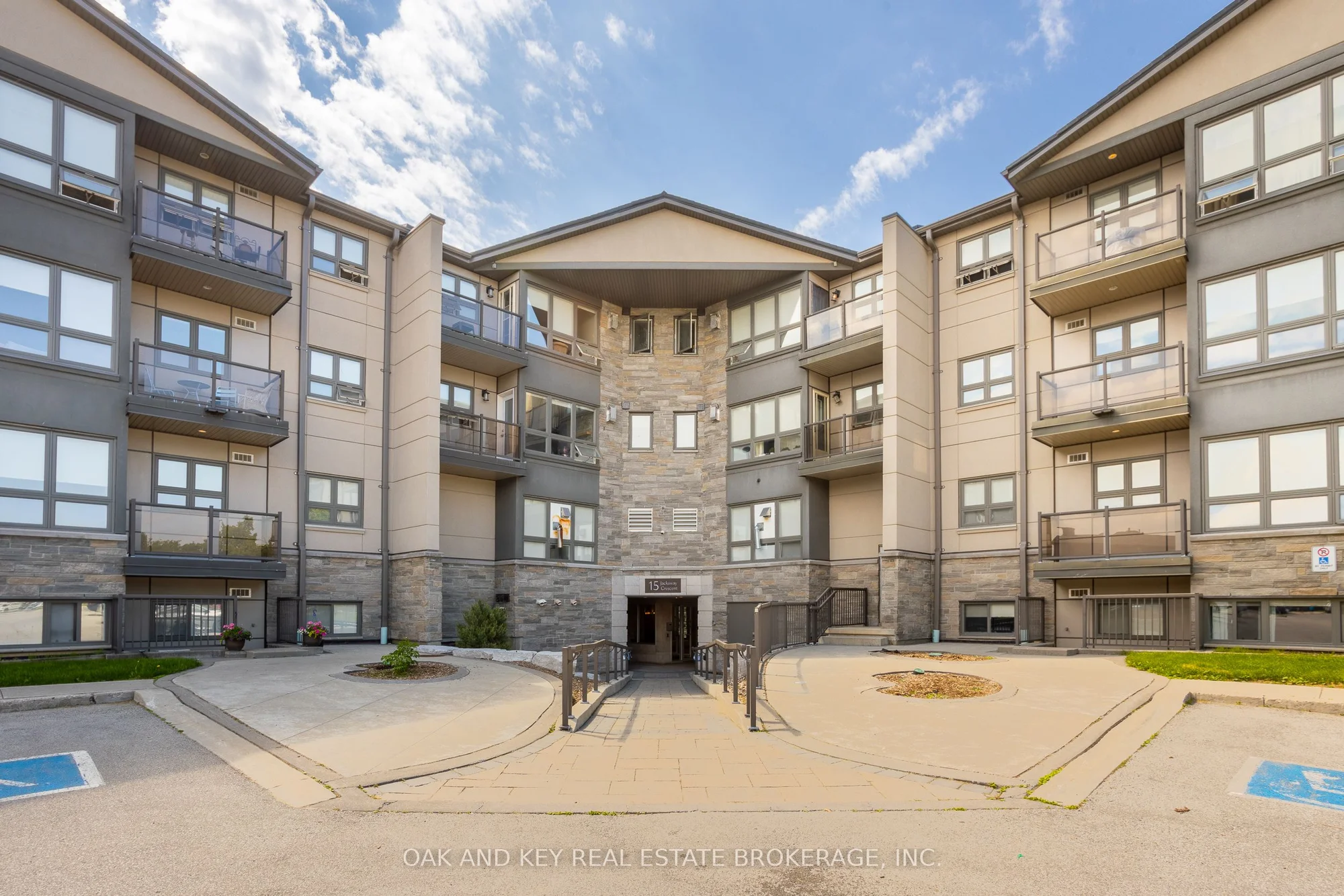 15 Jacksway Crescent 108, London North, On N5x 3t8